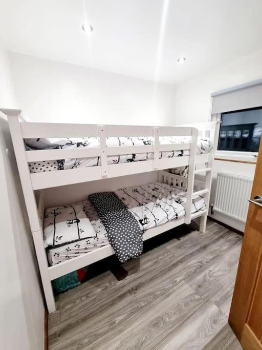 Cosy Hideaway Lodge In Glan Gwna Caeathro Esterno foto